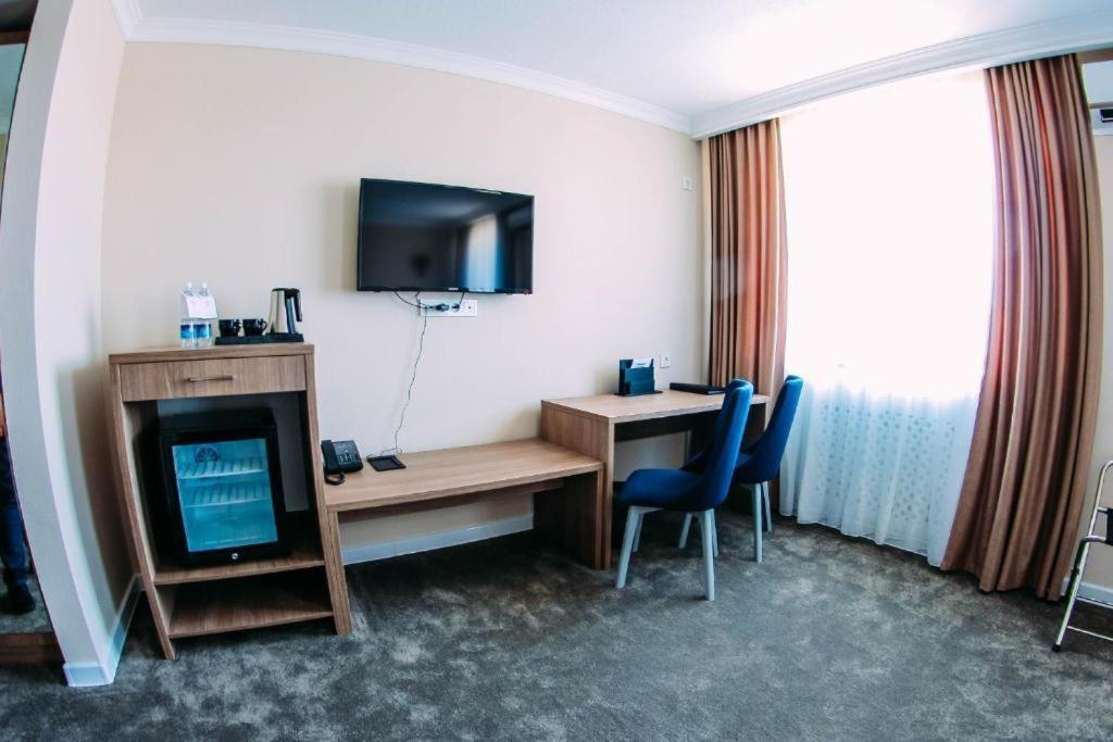 Osh Grand Hotel Chavo Exteriör bild